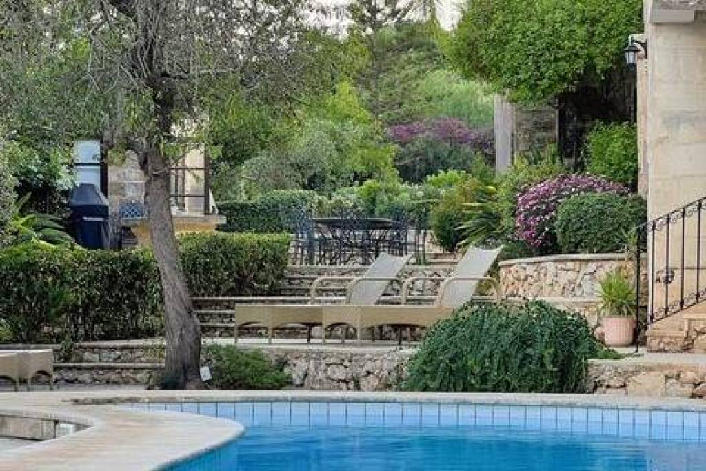 Authentic Outstanding Farmhouse