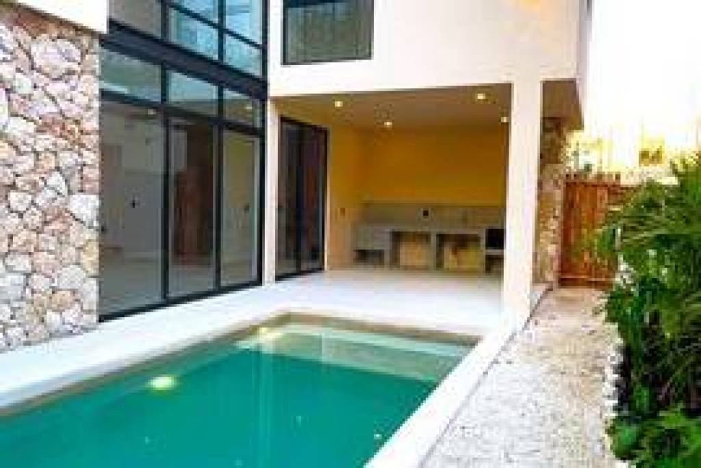 Idyllic 4-Bedroom Villa with Garden and Pool in a Safe and Secure Community