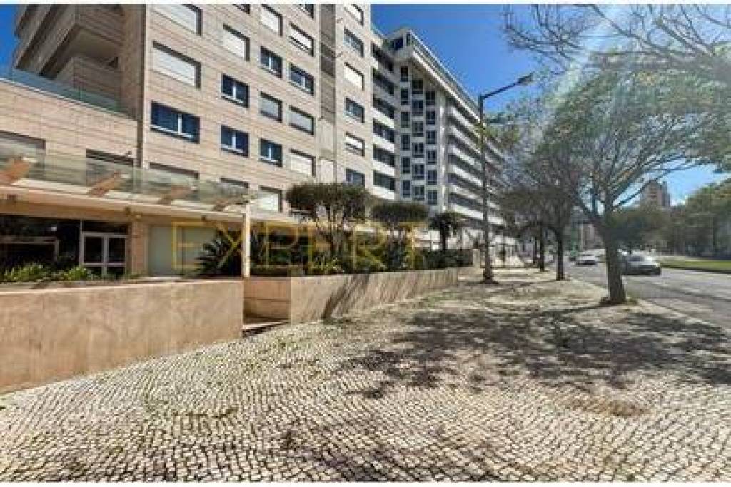 Office in Lisbon in Areeiro Luxury Premium Area