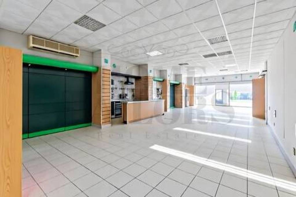 Commercial Space for Rent - Ready to Use