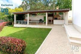 Casa / Villa T6 em Fiães de 250,00 m²