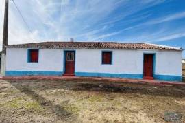 Terreno T3 em Ferreira do Alentejo e Canhestros de 178,00 m²