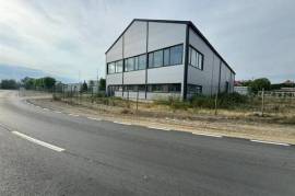 Commercial space for sale in Maracineni