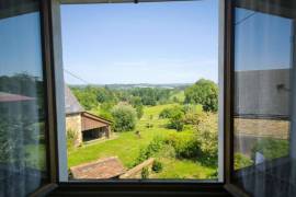 Detached Country House with Open Views and Barn