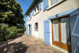 Detached Country House with Open Views and Barn