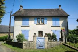 Detached Country House with Open Views and Barn