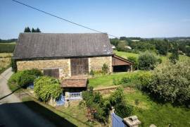 Detached Country House with Open Views and Barn