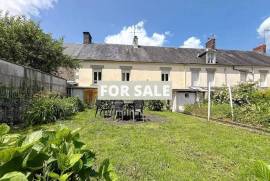 Town House with Neat Garden