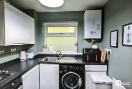 2 bedroom, Ground floor maisonette for sale