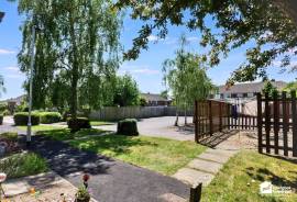 2 bedroom, Ground floor maisonette for sale