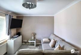 2 bedroom, Ground floor maisonette for sale