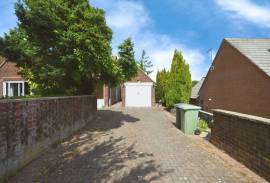 3 bedroom, Bungalow for sale