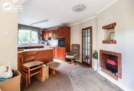 4 bedroom, Detached bungalow for sale