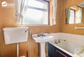 4 bedroom, Detached bungalow for sale