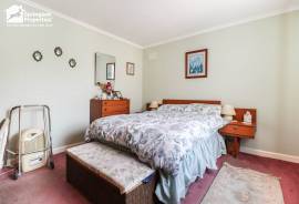 4 bedroom, Detached bungalow for sale