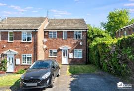 2 bedroom, Maisonette for sale