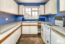 2 bedroom, Maisonette for sale