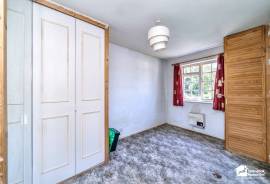 2 bedroom, Maisonette for sale