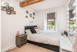 3 bedroom, Cottage for sale