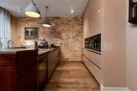 Detached house for rent in Jurmala, 220.00m2