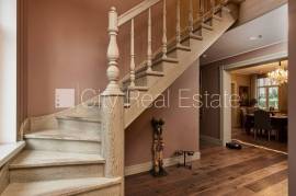 Detached house for rent in Jurmala, 220.00m2