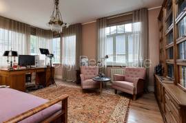 Detached house for rent in Jurmala, 220.00m2