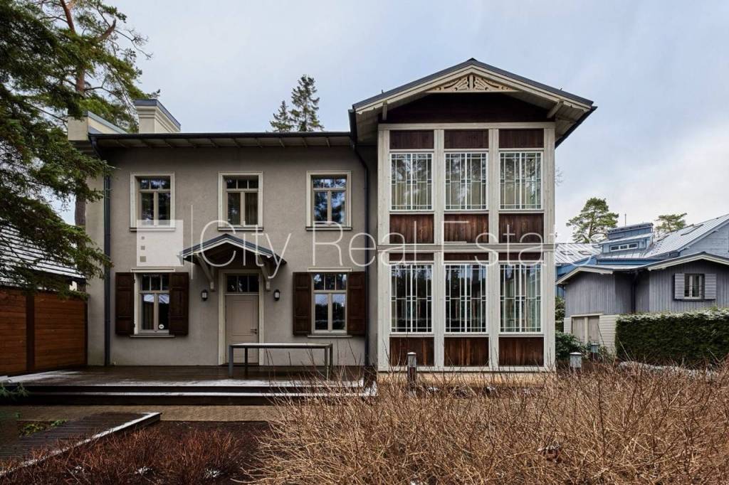 Detached house for rent in Jurmala, 220.00m2