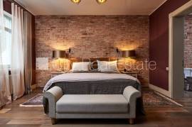 Detached house for rent in Jurmala, 220.00m2