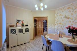 Detached house for rent in Jurmala, 800.00m2