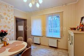 Detached house for rent in Jurmala, 800.00m2