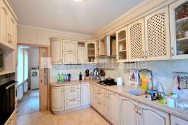 Detached house for rent in Jurmala, 800.00m2