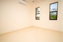 Casa Dos Rosas: Near the Coast House For Sale in Tamarindo