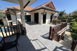 Royal Garden : Beautiful. Spacious 5 Bedroom Family Home