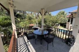 Royal Garden : Beautiful. Spacious 5 Bedroom Family Home
