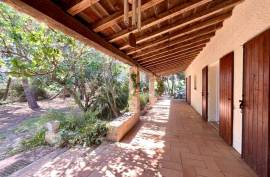 8 room, 250m2 Villa for sale in Meze - 990 000 € *