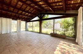 8 room, 250m2 Villa for sale in Meze - 990 000 € *