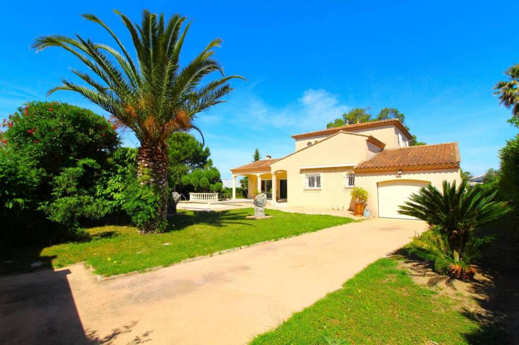 4 room, 142m2 House for sale in Florensac - 520 000 € *