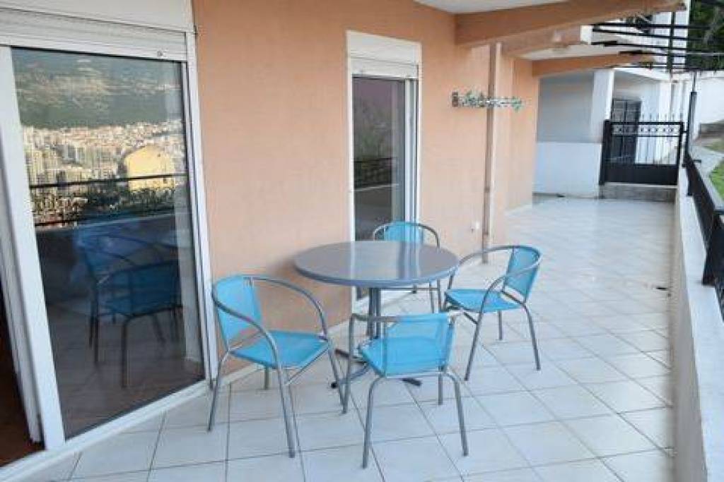 Spacious 3-Bedroom Apartment with Stunning Sea Views