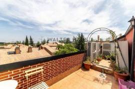 Building for sale in Nueva España, Madrid.