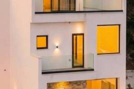 Amaizing-Luxury villa for sale in Borsh
