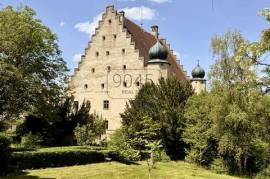 Castle hotel in the Altmühltal - historic hotel property with operator potential