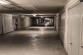 Box fermé de 14m2 dans une résidence avec gardiens et caméras de vidéos surveillance