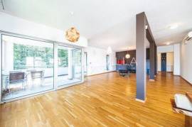 Zagreb, Jelenovac, spacious three bedroom apartment with balcony and 2 garage, 202 m²