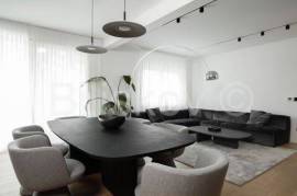 Rent, Srebrnjak, five-room apartment, 151 m² on the 1st floor, garage, parking space