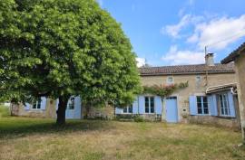 Old Schoolhouse to Renovate with Outbuilding and Garden - €107,500
