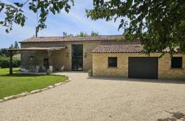 Beautifull barn conversion situated in quiet and peaceful hamlet - €265,950