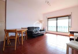 1 bedroom apartment with balcony on Av. Elisio de Moura.