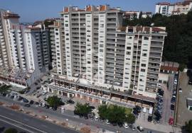 1 bedroom apartment with balcony on Av. Elisio de Moura.