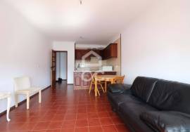 1 bedroom apartment with balcony on Av. Elisio de Moura.