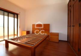 1 bedroom apartment with balcony on Av. Elisio de Moura.